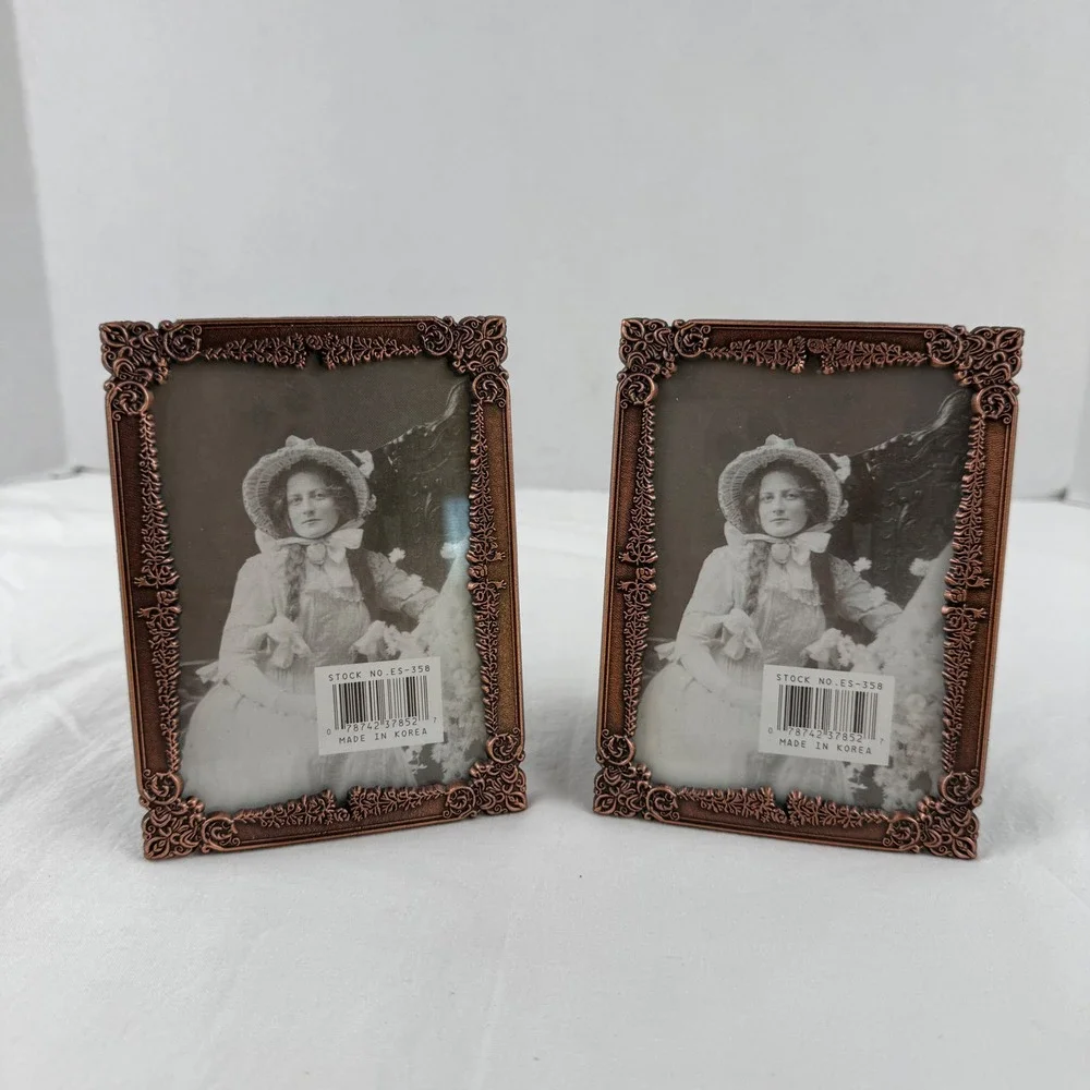 Vintage Set of 2 Ornate Copper Tone Metal Picture Frames 4x6 Scroll Floral